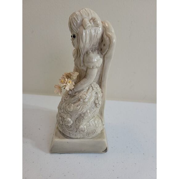 VTG R & W Berries Co I Miss Your Kiss 1971 Girl Knick Knack Figurine 9040 - Picture 3 of 10